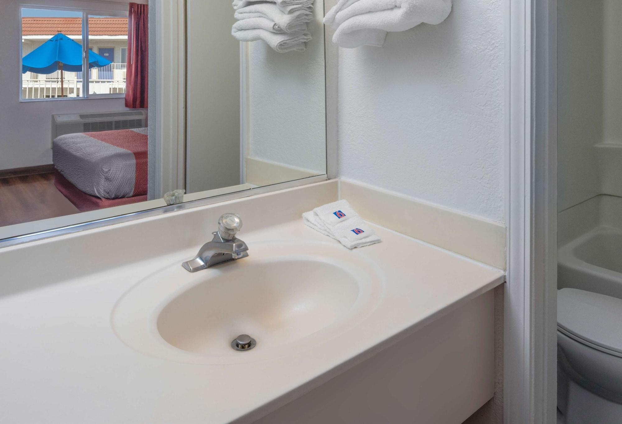 Hotel 6-sepulveda, Ca - Angeles - Nuys - North Hills